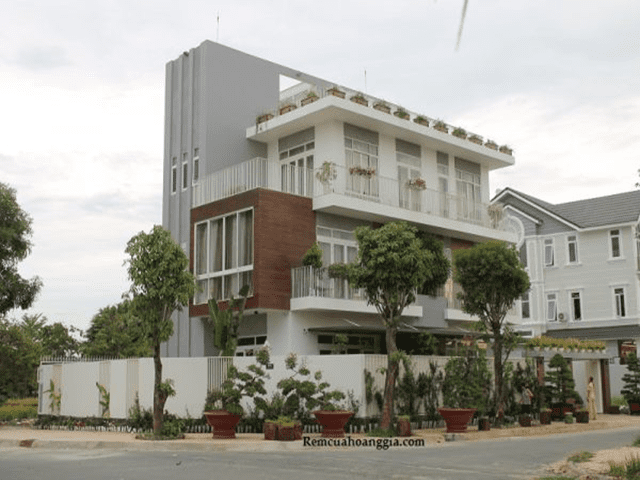 Công trình thi công rèm cửa và giấy dán tường biệt thự nhà chị Hà – Quận 9