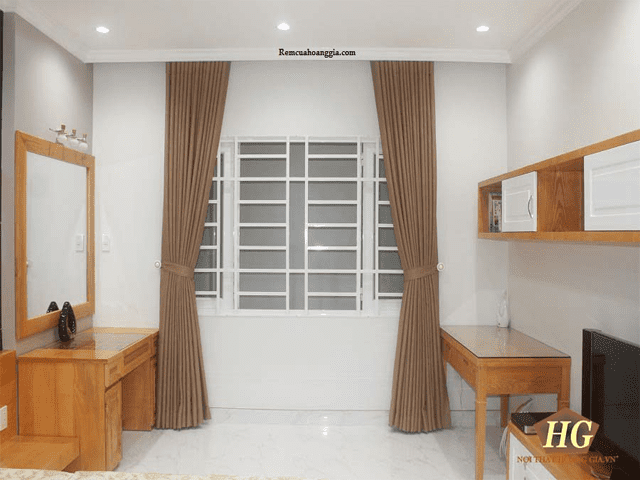 Kết hợp thi công rèm cửa và giấy dán tường nhà chị Quý